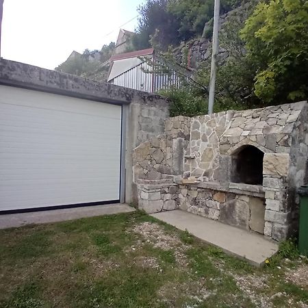 Konak Ugnji-Village ツェティニェ エクステリア 写真