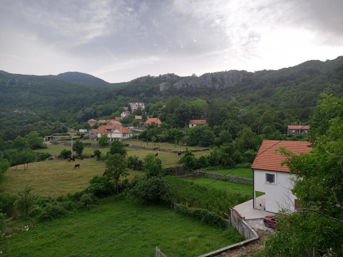 Konak Ugnji-Village ツェティニェ エクステリア 写真